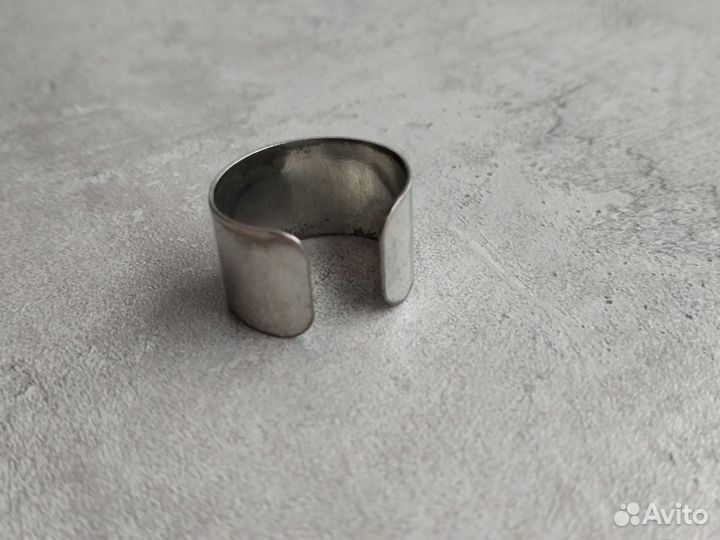 Серебристое кольцо