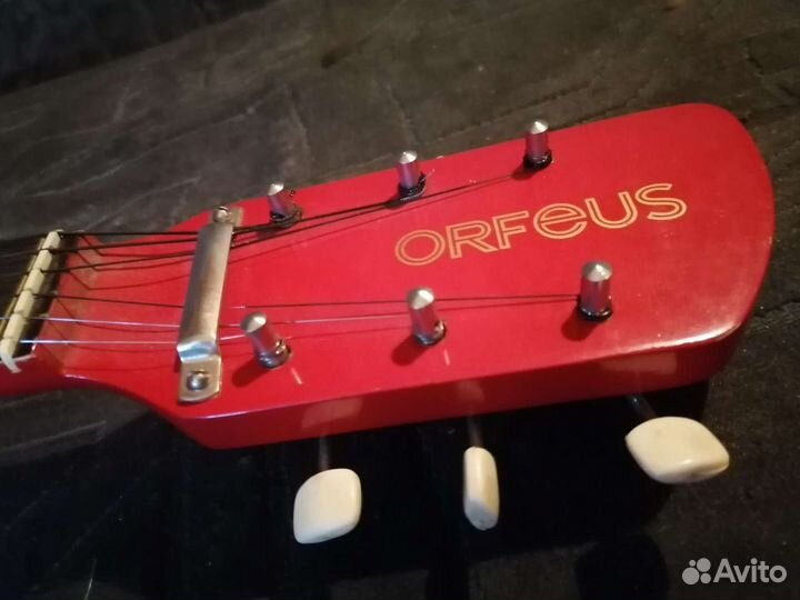 Акустическая гитара (Орфей, Болгария)