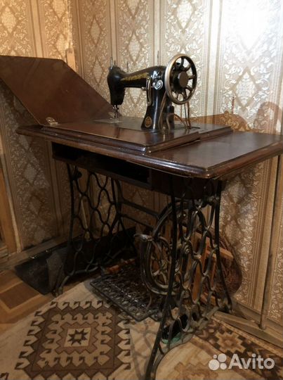 Швейная машина подольская