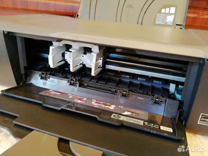 Цветной принтер HP Deskjet 1000 J110 seri