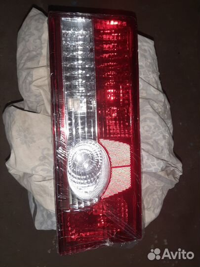 Фонарь задний левый