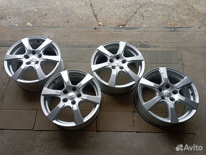 Комплект литых дисков R16