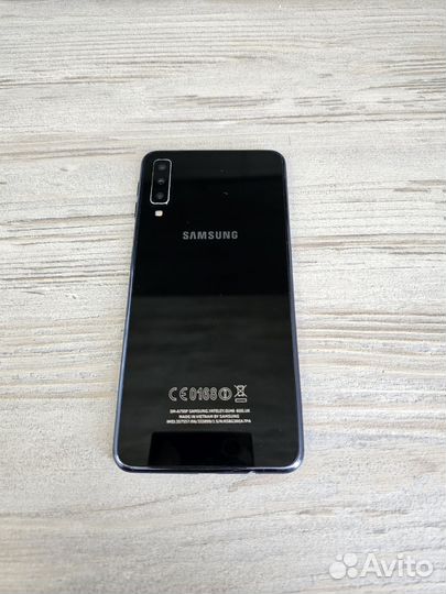 Samsung Galaxy A7 (2018), 4/64 ГБ