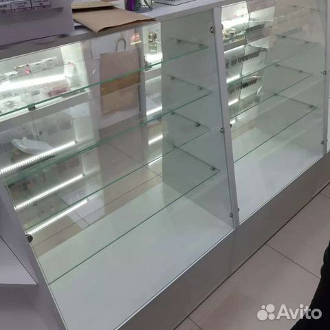 Витрина стеклянная