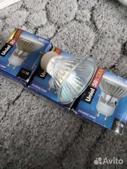 Лампа обычная и пару светодиодных