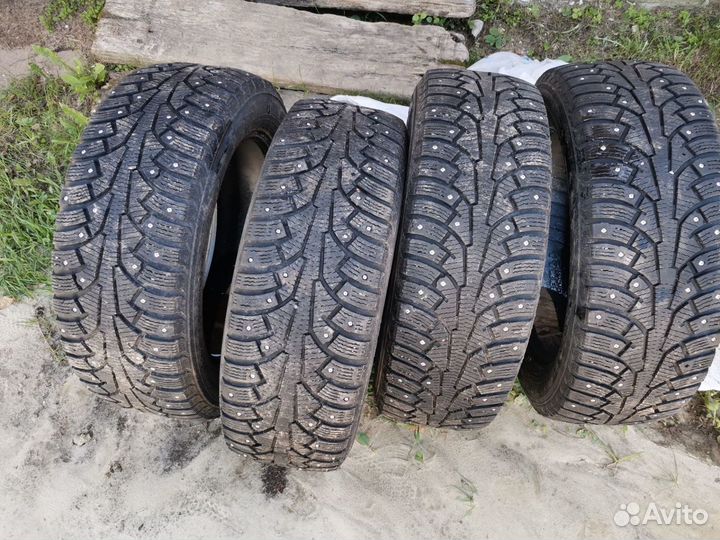 Nokian Tyres Hakkapeliitta 5 215/60 R17