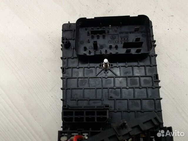 Блок предохранителей, Volkswagen, Passat B7