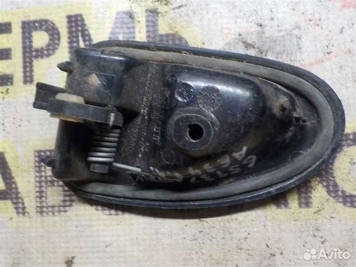 Ручка двери внутренняя левая Renault Logan I 2005