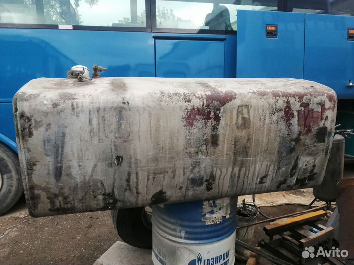 Топливный бак 700 литров