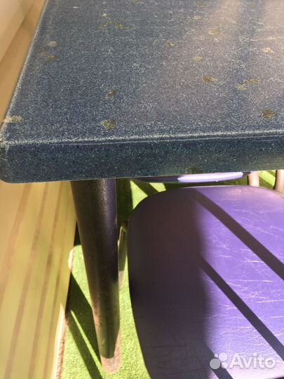 Стол и стулья