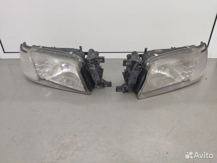 Оригинальные передние фары Ниссан Цедрик / Глория