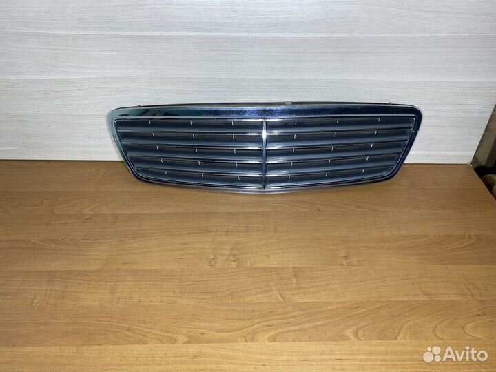 Решетка радиатора Mercedes-Benz C W203 2001