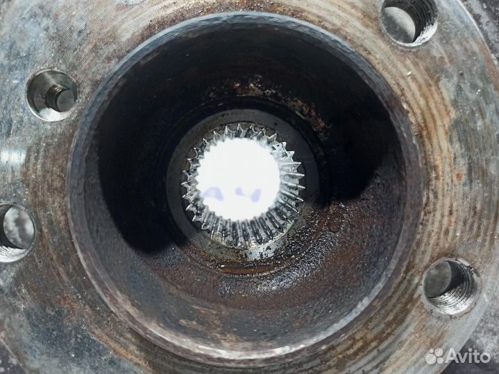 Кулак поворотный задний левый BMW 6 (F13) 33306852