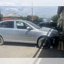 Skoda Octavia 1.6 MT, 2010, битый, 129 898 км, с пробегом, цена 370 000 руб.