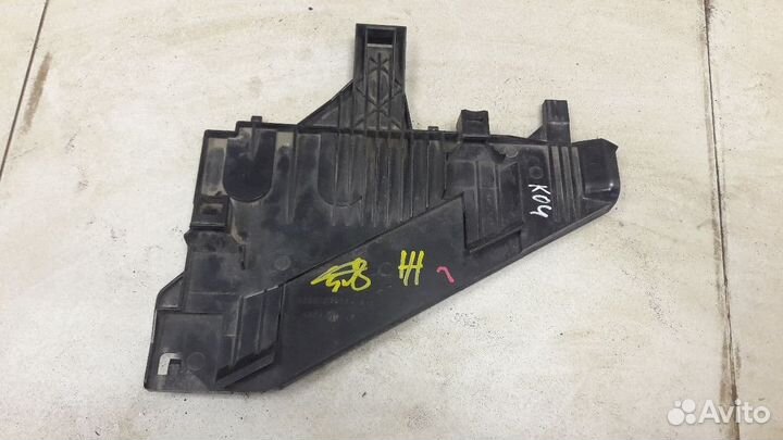 Кронштейн фары правый Land Rover Freelander