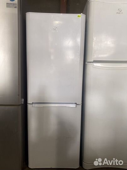 Холодильник indesit