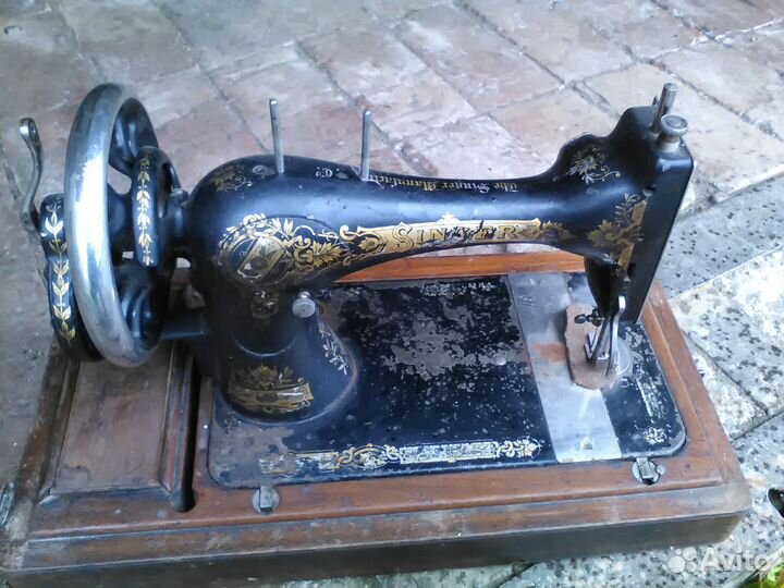 Швейная машинка Singer