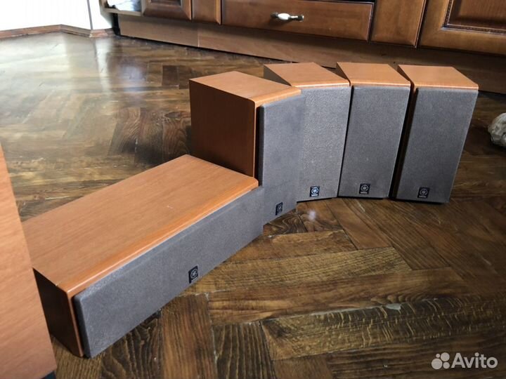 Сабвуфер и 5 колонок yamaxa