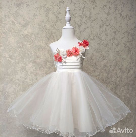 Белое нарядное праздничное платье платье 98 3 года