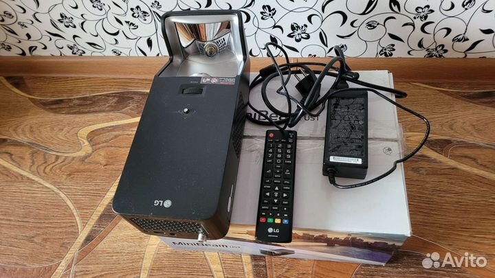 Проектор LG PF 1000U