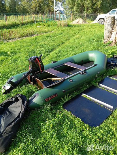 Лодка с мотором