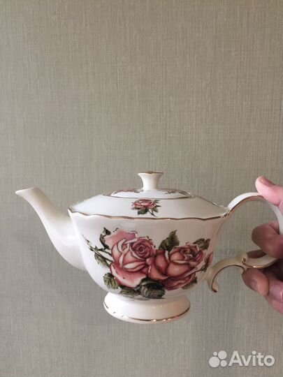 Чайник заварочный новый.фарфор