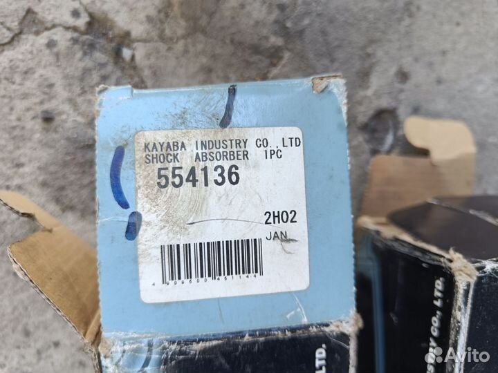 Стойки kyb Toyota Regius RCH41