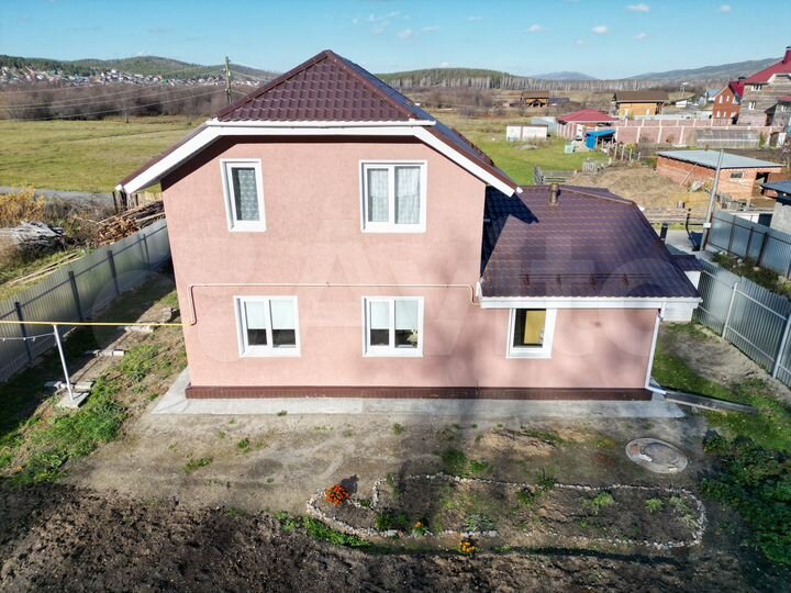 Дом 141 м² на участке 6,1 сот.