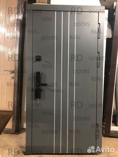 Дверь входная с электронным замком