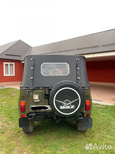 Капот на УАЗ