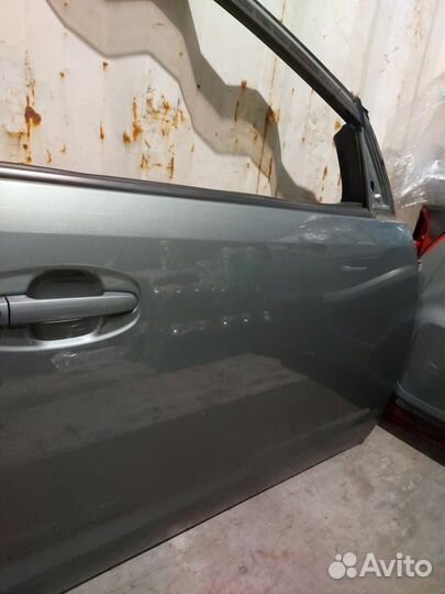 Дверь передняя правая Toyota Prius 2 NHW20