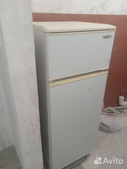 Отдам бесплатно холодильник, вроде рабочий