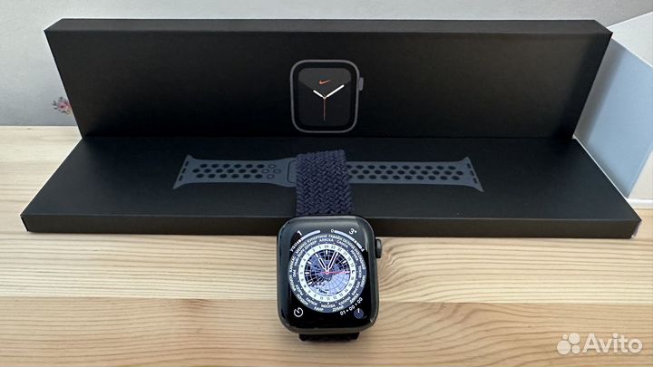 Apple watch se 44mm nike