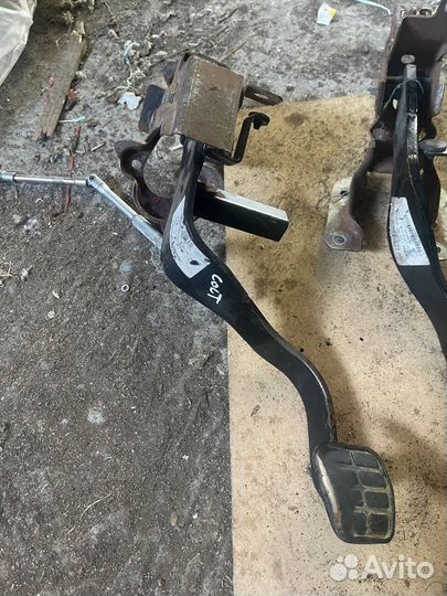 Педали педали газа тормоза Colt Z30 L