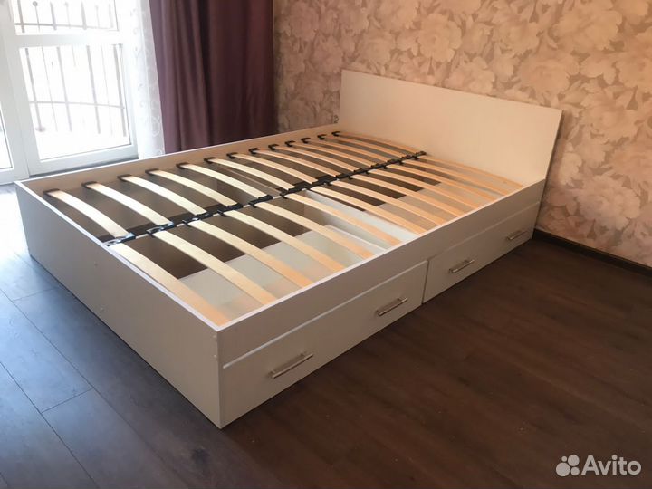 Кровать двуспальная