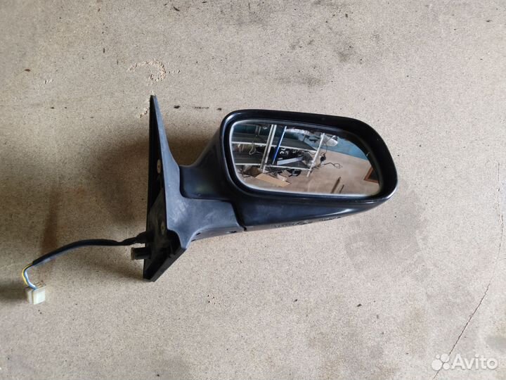 Зеркало правое Subaru Forester SF5 1999