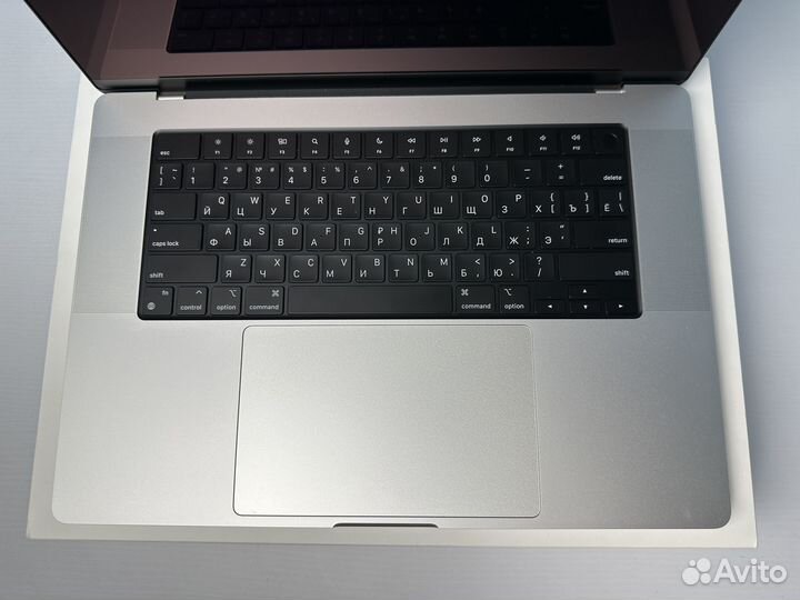 MacBook Pro 16 2021 M1 Max 64Gb/2Tb (комплект)