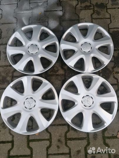 Колпаки оригинальные R16 на mitsubishi. Комплект