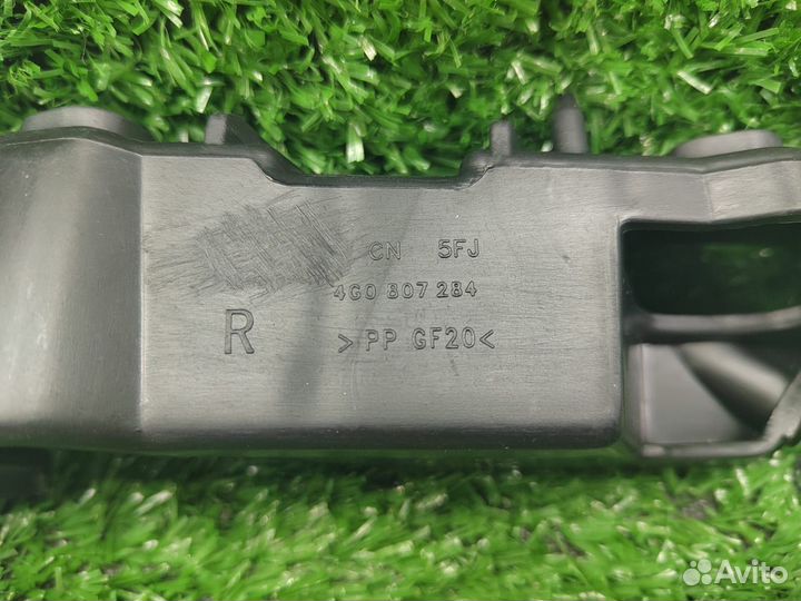 Крепление бампера переднего правое Audi A6 C7 VAG