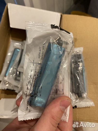 Толкатель мебельный