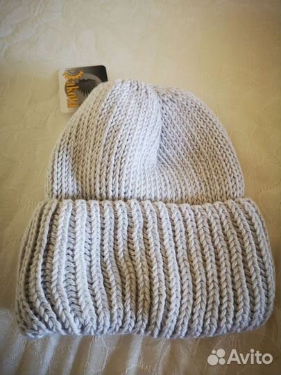 Шапка женская вязаная