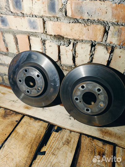 Тормозные диски Toyota Camry 40