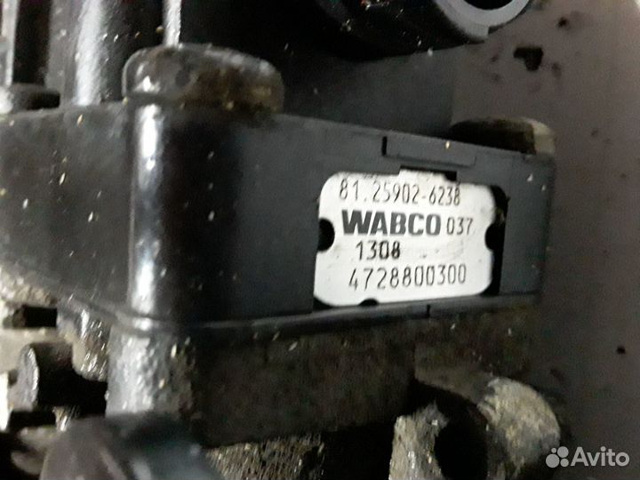 Кран уровня пола главный MAN 81.25902.6238