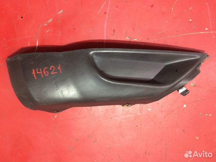 Накладка на бампер правая Mitsubishi Outlander