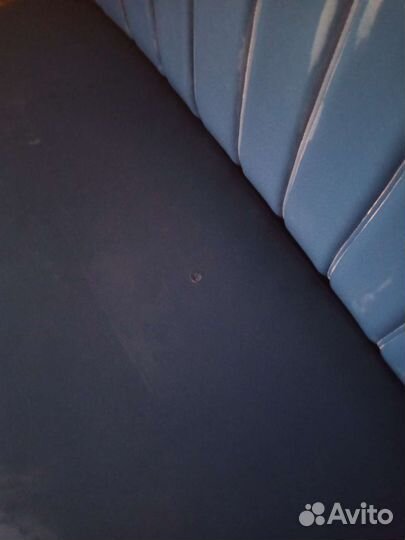 Офисный кожаный диван бу