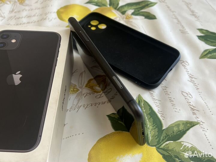 iPhone 11, 64 ГБ