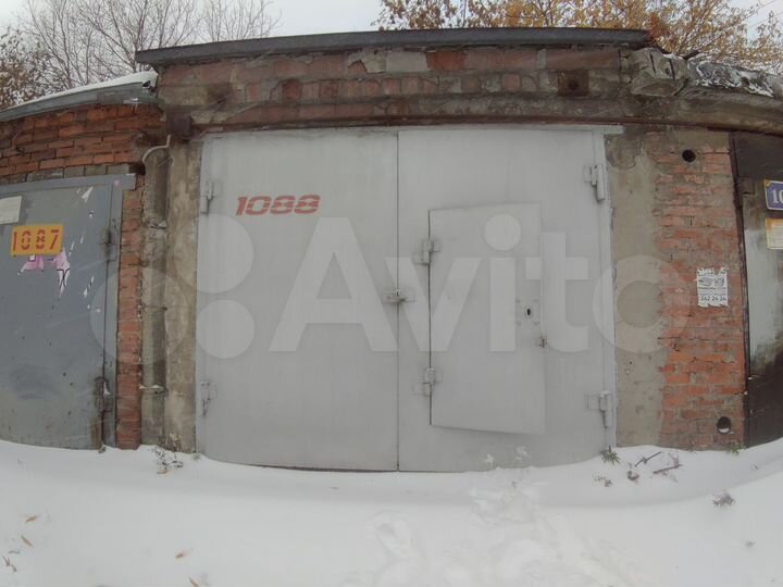 Гараж, > 30 м²