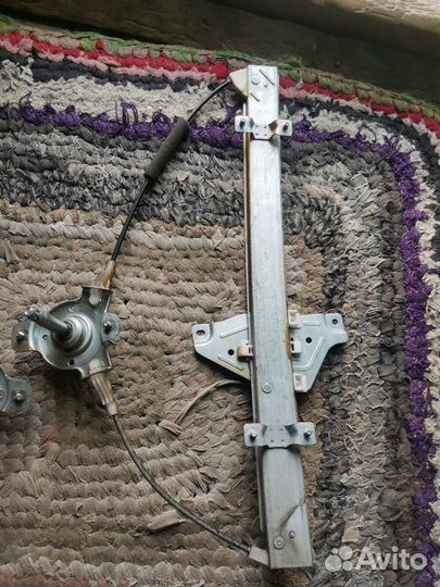 Ручные стеклоподъёмники,левый и правый