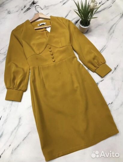 Платье горчичного цвета