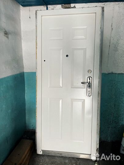 Дверь входная металлическая